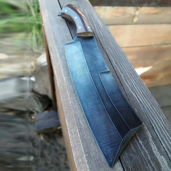 Kitchen knife with sharp stainless steel blade for everyday cooking, Ideal for chopping, slicing, and dicing ingredients, Ergonomic handle for safe and comfortable grip, High-quality kitchen knife designed for home chefs, Durable and reliable tool for all food preparation tasks