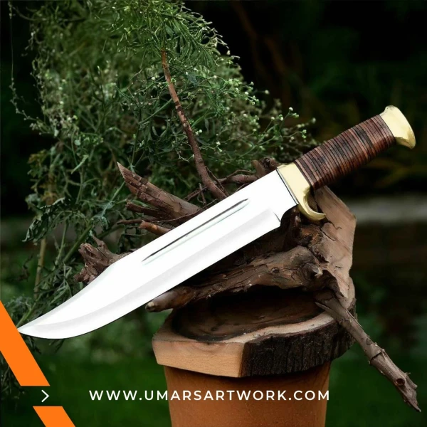 Bowie Rambo knife with rugged survival design and sharp clip-point blade, Inspired by iconic action movie weaponry, High-quality knife with sawback spine and full-tang construction, Tactical Rambo knife with durable handle and sheath, Display-worthy collectible knife for survivalists and movie fans