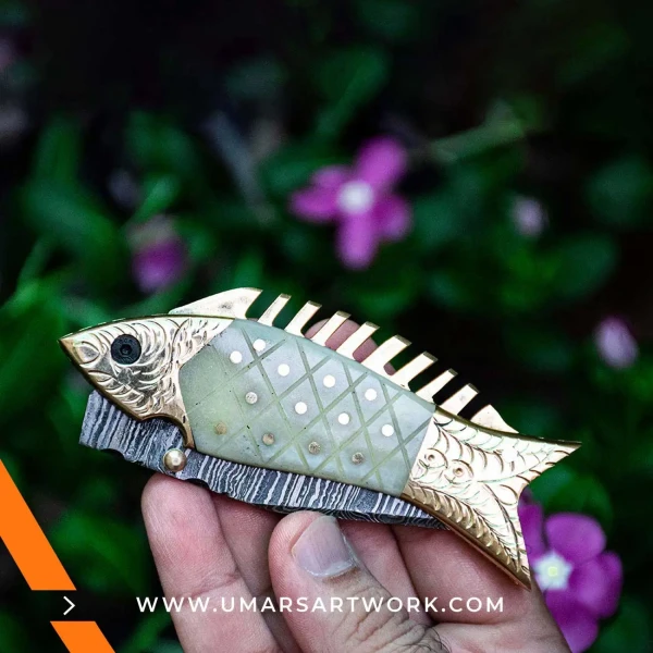 Fish-shaped folding knives with unique and playful design, Compact and lightweight for everyday carry, Stainless steel blade with smooth folding mechanism, Ergonomic fish-style handle for easy grip, Collectible and functional pocket knives for outdoor or gift use