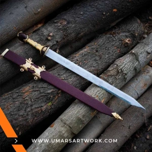 Gladiator sword replica with short, broad blade design, Inspired by ancient Roman arena weapons, High-quality gladiator sword with leather-wrapped grip, Battle-ready fantasy replica with weathered steel finish, Display-worthy collectible sword from the age of empires