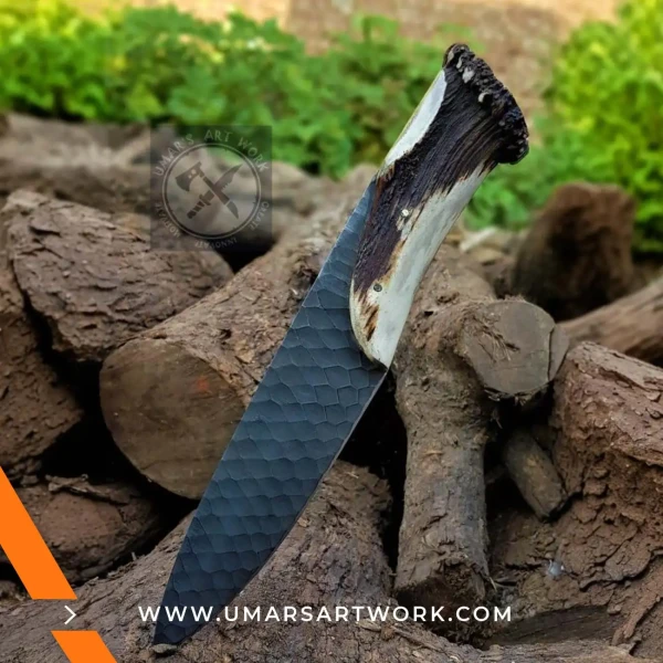 Hunting knife with sharp fixed blade for outdoor use, Designed for skinning, cutting, and survival tasks, High-quality stainless steel blade with rugged finish, Ergonomic handle for a secure and comfortable grip, Durable hunting knife ideal for campers and adventurers