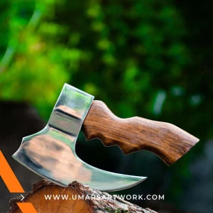 Pizza axe with fun and unique axe-shaped blade design, Stainless steel cutting edge perfect for slicing pizzas with ease, Ergonomic handle for comfortable and safe use, Novelty kitchen tool combining function and style, High-quality pizza cutter shaped like a miniature battle axe