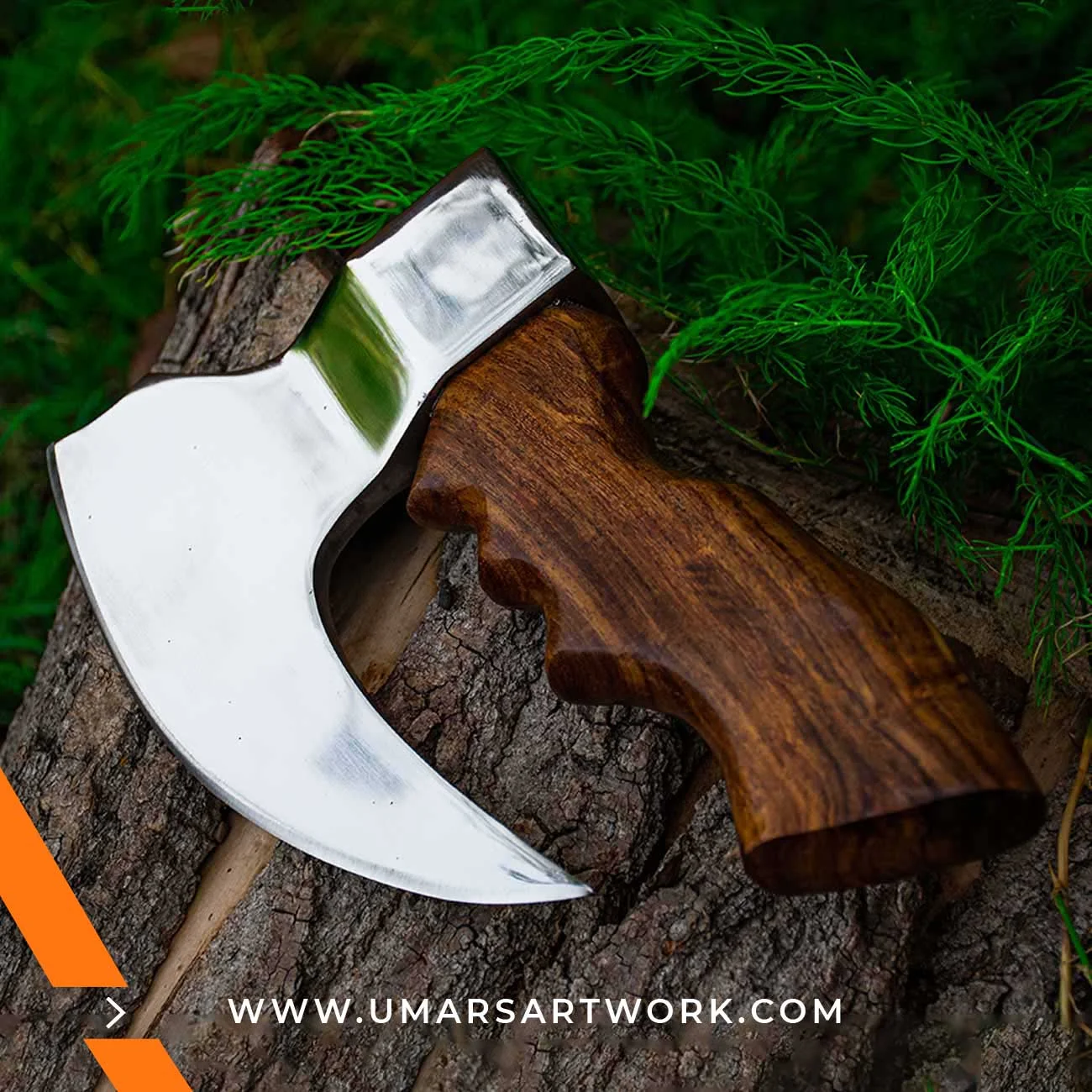 Pizza axe with fun and unique axe-shaped blade design, Stainless steel cutting edge perfect for slicing pizzas with ease, Ergonomic handle for comfortable and safe use, Novelty kitchen tool combining function and style, High-quality pizza cutter shaped like a miniature battle axe