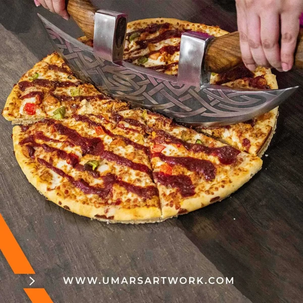 Pizza axe with fun and unique axe-shaped blade design, Stainless steel cutting edge perfect for slicing pizzas with ease, Ergonomic handle for comfortable and safe use, Novelty kitchen tool combining function and style, High-quality pizza cutter shaped like a miniature battle axe